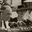 Crown Princess Märtha with US President Franklin D. Roosevelt as he gives his famous speech "Look to Norway" (Photo: Scanpix)